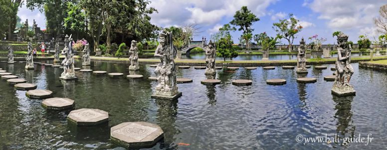 Tirtagangga, bassin aux statues